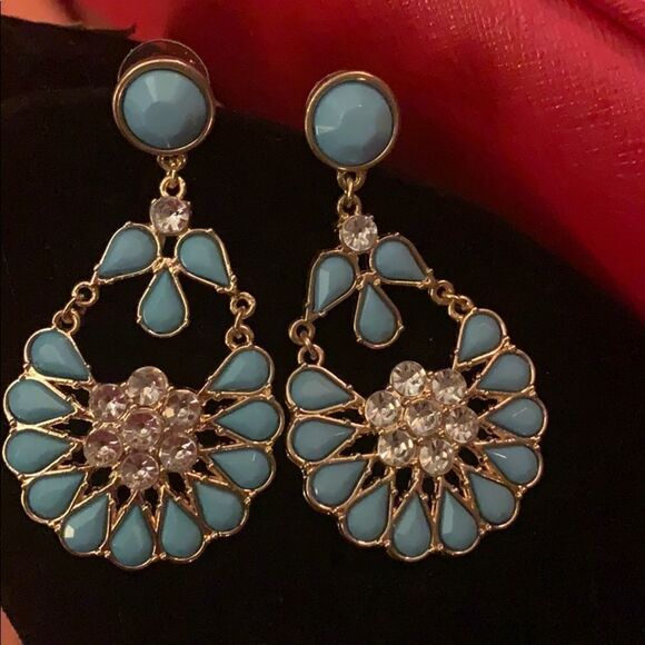 Beautiful earrings  - Picture 1 of 5
